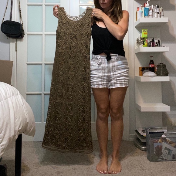 Elegant Lace Dress W Silk Lining - Picture 7 of 8